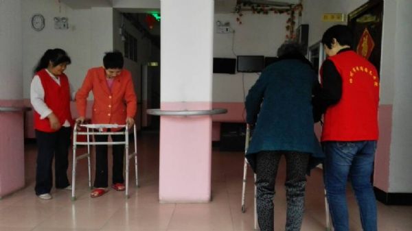 福州老人院电话 服务周到的养老院鸿博园养老院提供